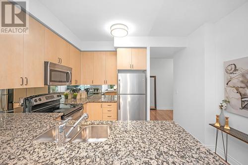 1501 - 225 Webb Drive, Mississauga, ON - Indoor Photo Showing Kitchen With Double Sink