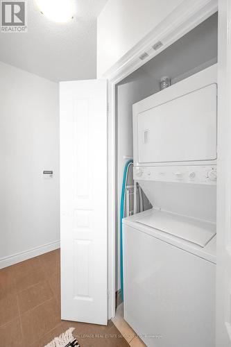 1501 - 225 Webb Drive, Mississauga (City Centre), ON - Indoor Photo Showing Laundry Room