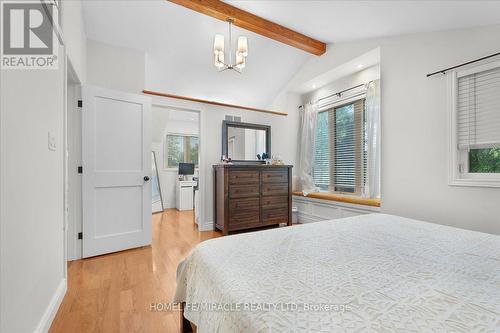 920 Glendale Court, Burlington (Brant), ON - Indoor Photo Showing Bedroom