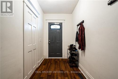 42 Balsam Avenue N, Hamilton, ON - Indoor Photo Showing Other Room