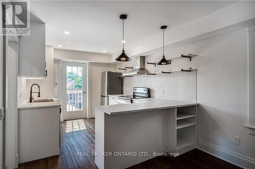 42 Balsam Avenue N, Hamilton (Stipley), ON - Indoor Photo Showing Kitchen With Upgraded Kitchen