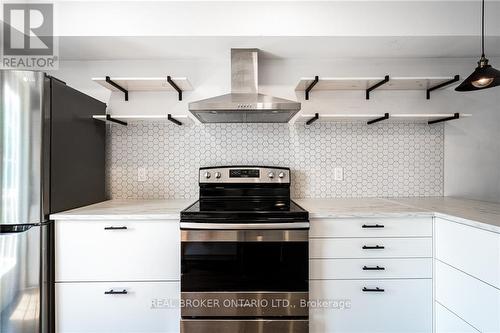 42 Balsam Avenue N, Hamilton (Stipley), ON - Indoor Photo Showing Kitchen