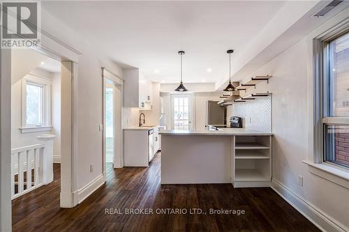 42 Balsam Avenue N, Hamilton, ON - Indoor Photo Showing Kitchen