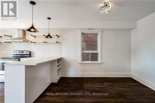 42 Balsam Avenue N, Hamilton, ON - Indoor Photo Showing Kitchen