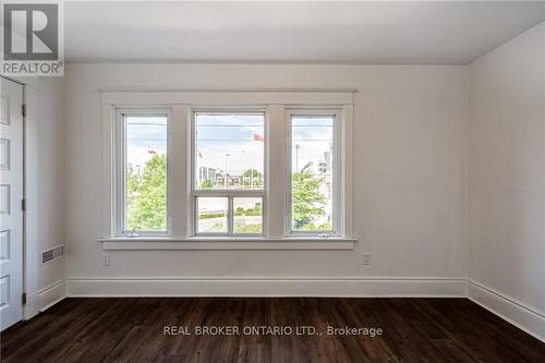 42 Balsam Avenue N, Hamilton, ON - Indoor Photo Showing Other Room