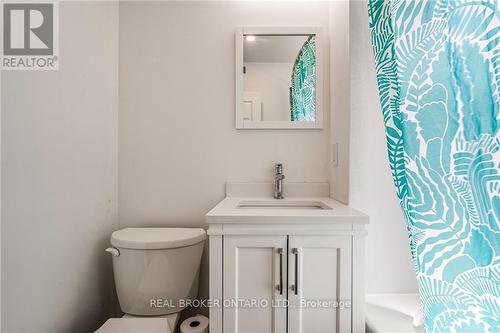 42 Balsam Avenue N, Hamilton (Stipley), ON - Indoor Photo Showing Bathroom