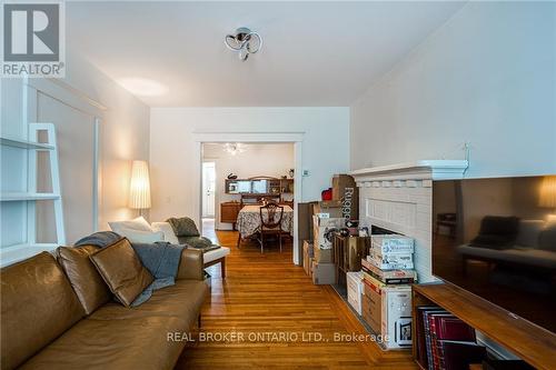 42 Balsam Avenue N, Hamilton, ON - Indoor Photo Showing Living Room