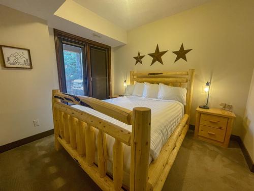 1116 - 7495 Columbia Avenue, Radium Hot Springs, BC - Indoor Photo Showing Bedroom