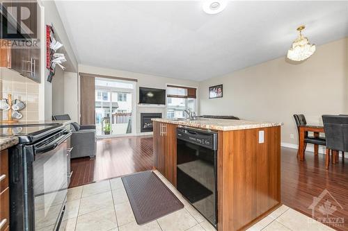 102 Popplewell Crescent, Ottawa, ON - Indoor Photo Showing Kitchen