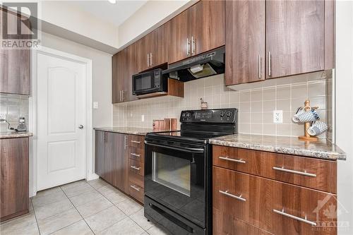 102 Popplewell Crescent, Ottawa, ON - Indoor Photo Showing Kitchen