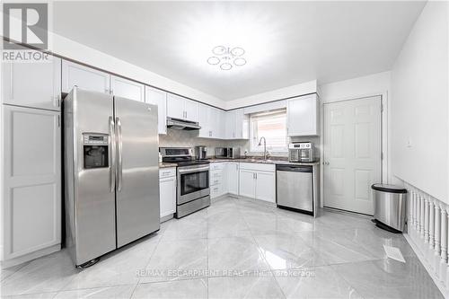 38 Meadowpoint Drive, Hamilton (Allison), ON - Indoor Photo Showing Kitchen