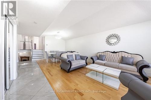 38 Meadowpoint Drive, Hamilton (Allison), ON - Indoor Photo Showing Living Room