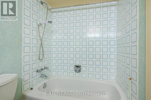 1203 - 301 Frances Avenue, Hamilton, ON - Indoor Photo Showing Bathroom