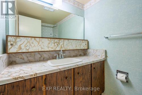 1203 - 301 Frances Avenue, Hamilton, ON - Indoor Photo Showing Bathroom