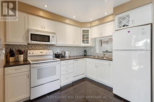 184 - 700 Osgoode Drive, London, ON - Indoor Photo Showing Kitchen With Double Sink