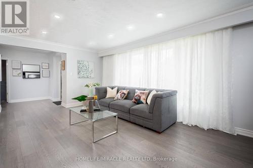 46 Clifton Avenue, Toronto, ON - Indoor Photo Showing Living Room