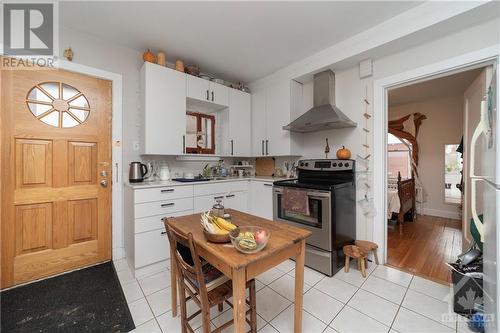 40 Vaughan Street, Ottawa, ON - Indoor Photo Showing Kitchen