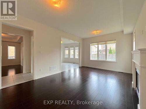 1206 Mccron Crescent, Newmarket (Stonehaven-Wyndham), ON - Indoor Photo Showing Other Room