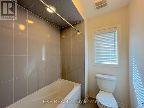 1206 Mccron Crescent, Newmarket (Stonehaven-Wyndham), ON - Indoor Photo Showing Bathroom