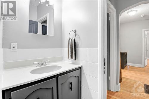 Main Floor -Bathroom - 22-24 Byron Avenue, Ottawa, ON - Indoor Photo Showing Bathroom