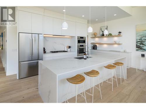 175 Predator Ridge Drive Unit# 6, Vernon, BC - Indoor Photo Showing Kitchen With Upgraded Kitchen