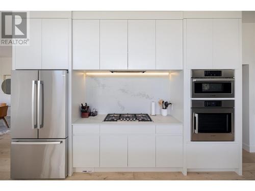 175 Predator Ridge Drive Unit# 6, Vernon, BC - Indoor Photo Showing Kitchen