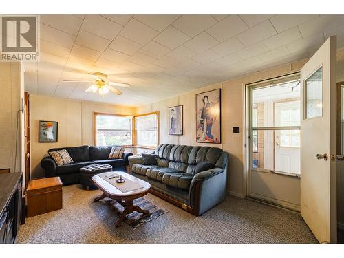 112 Josephine Street, New Denver, BC - Indoor Photo Showing Living Room