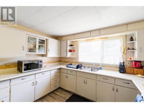 112 Josephine Street, New Denver, BC - Indoor Photo Showing Kitchen With Double Sink