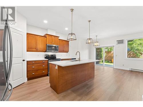 10634 Powley Court Unit# 202, Lake Country, BC - Indoor Photo Showing Kitchen