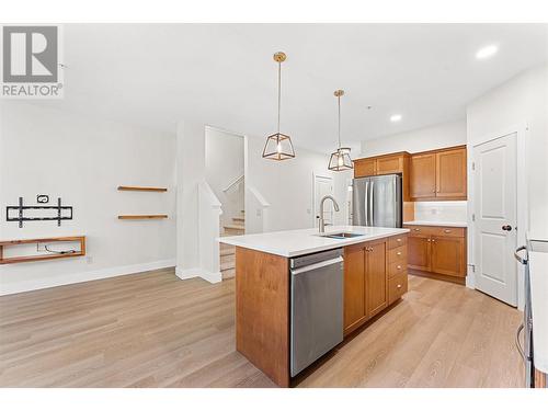 10634 Powley Court Unit# 202, Lake Country, BC - Indoor Photo Showing Kitchen