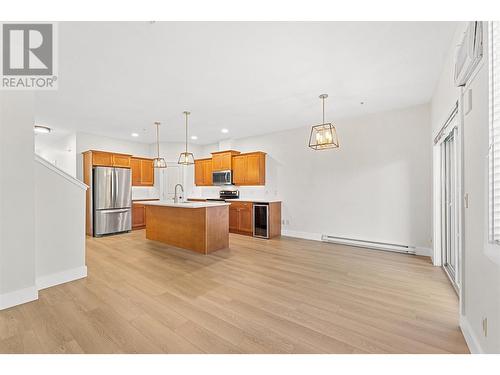 10634 Powley Court Unit# 202, Lake Country, BC - Indoor Photo Showing Kitchen