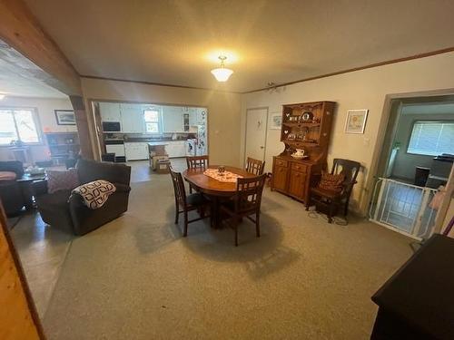 169 79Th Avenue, Grand Forks, BC - Indoor Photo Showing Dining Room