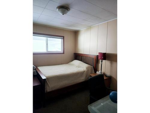 169 79Th Avenue, Grand Forks, BC - Indoor Photo Showing Bedroom