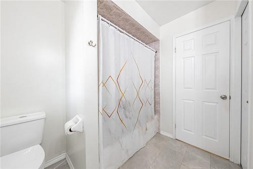 38 Meadowpoint Drive, Hamilton, ON - Indoor Photo Showing Bathroom