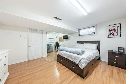 38 Meadowpoint Drive, Hamilton, ON - Indoor Photo Showing Bedroom