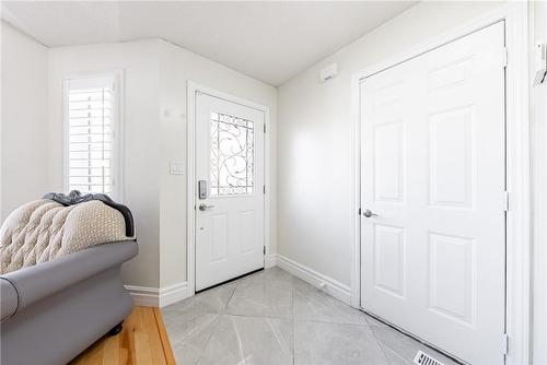 38 Meadowpoint Drive, Hamilton, ON - Indoor Photo Showing Other Room