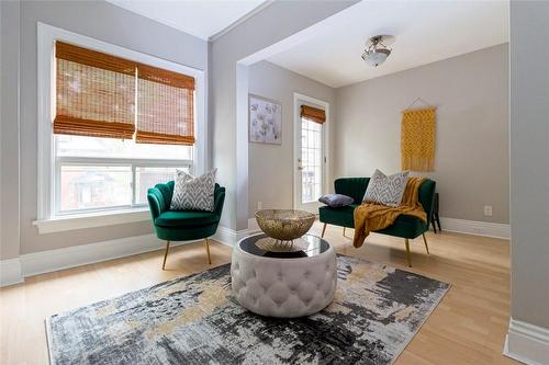 189 Stinson Street, Hamilton, ON - Indoor Photo Showing Living Room