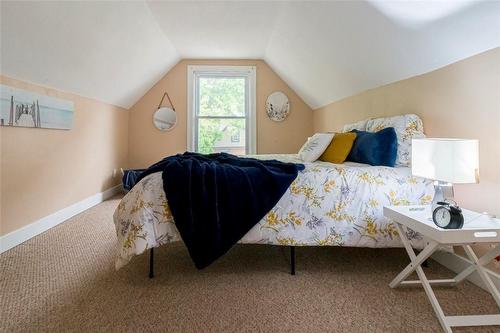 189 Stinson Street, Hamilton, ON - Indoor Photo Showing Bedroom