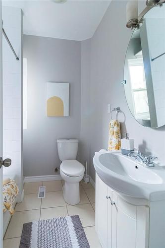 189 Stinson Street, Hamilton, ON - Indoor Photo Showing Bathroom