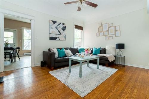 189 Stinson Street, Hamilton, ON - Indoor Photo Showing Living Room