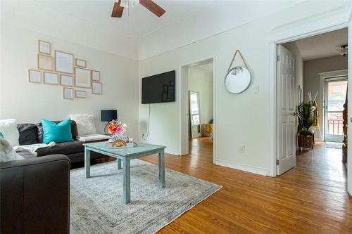 189 Stinson Street, Hamilton, ON - Indoor Photo Showing Living Room