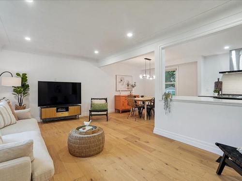 186 Old Orchard Road, Burlington, ON - Indoor Photo Showing Living Room