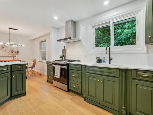 186 Old Orchard Road, Burlington, ON - Indoor Photo Showing Kitchen With Upgraded Kitchen