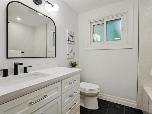 186 Old Orchard Road, Burlington, ON - Indoor Photo Showing Bathroom
