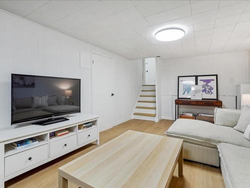 186 Old Orchard Road, Burlington, ON - Indoor Photo Showing Living Room