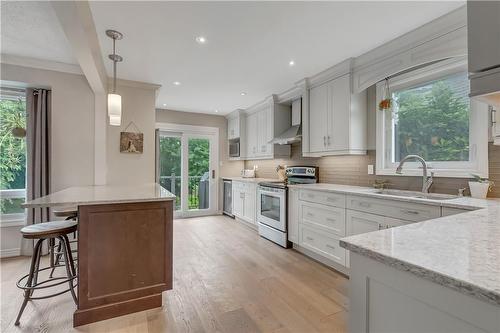 2188 Donald Road, Burlington, ON - Indoor Photo Showing Kitchen With Upgraded Kitchen