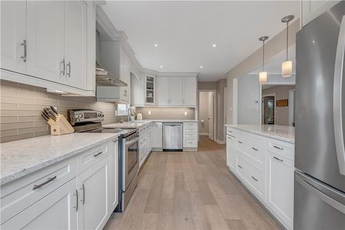 2188 Donald Road, Burlington, ON - Indoor Photo Showing Kitchen With Stainless Steel Kitchen With Upgraded Kitchen