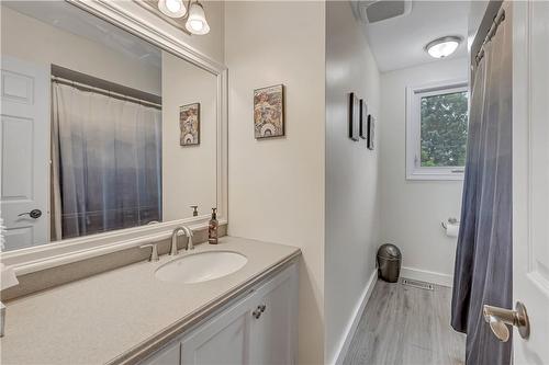 2188 Donald Road, Burlington, ON - Indoor Photo Showing Bathroom