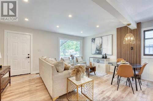 1086 Brock Street, Windsor, ON - Indoor Photo Showing Living Room