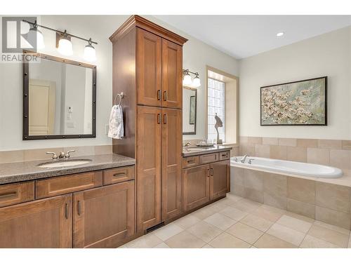 2037 Capistrano Drive, Kelowna, BC - Indoor Photo Showing Bathroom